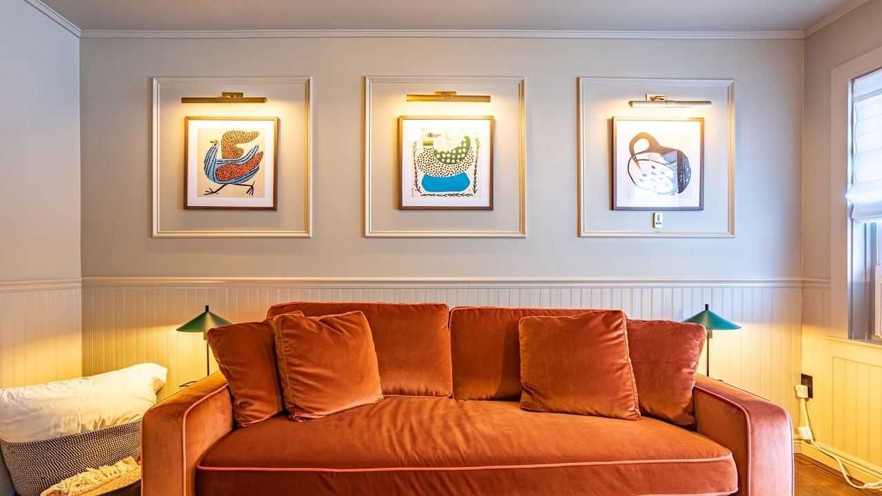 Photo of Livingroom in Roxbury
