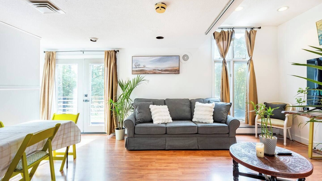 Photo of Livingroom in Weston