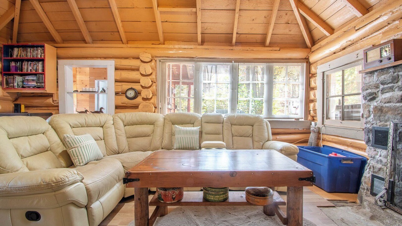 Photo of Livingroom in Ryerson