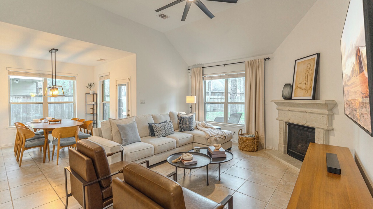 Photo of Livingroom in Spring