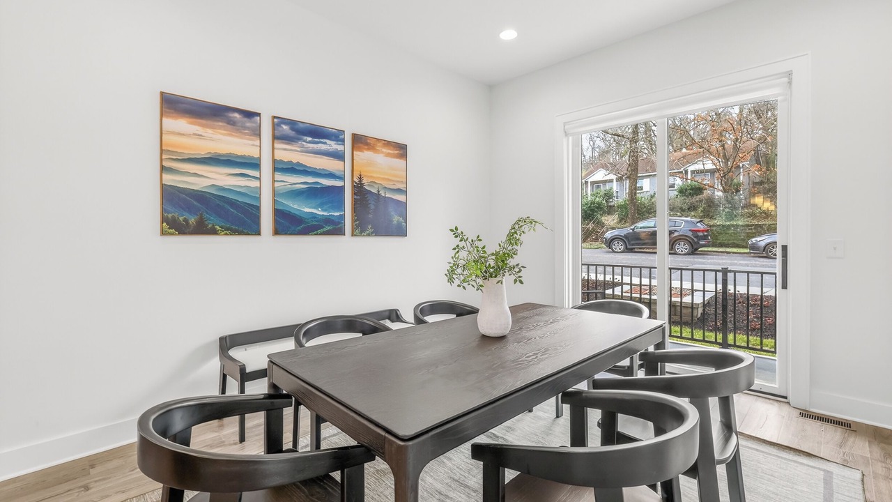 Photo of Livingroom in Midtown