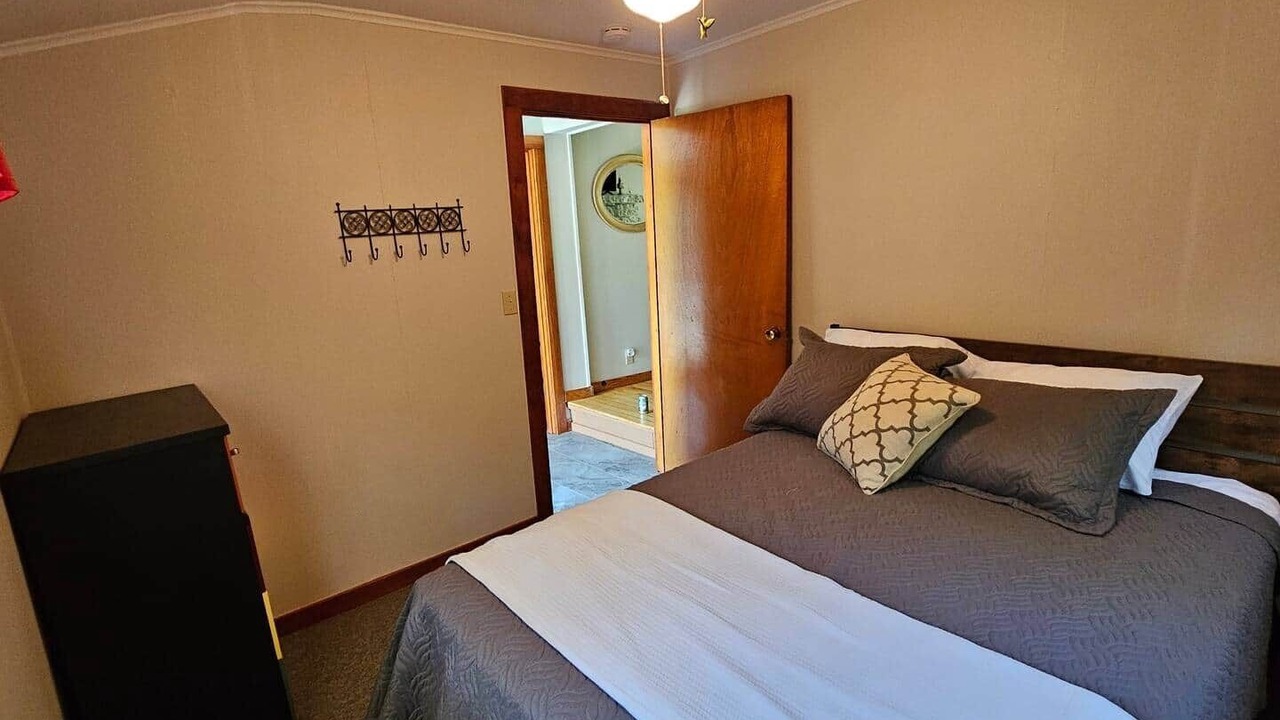 Photo of Bedroom in Grubville