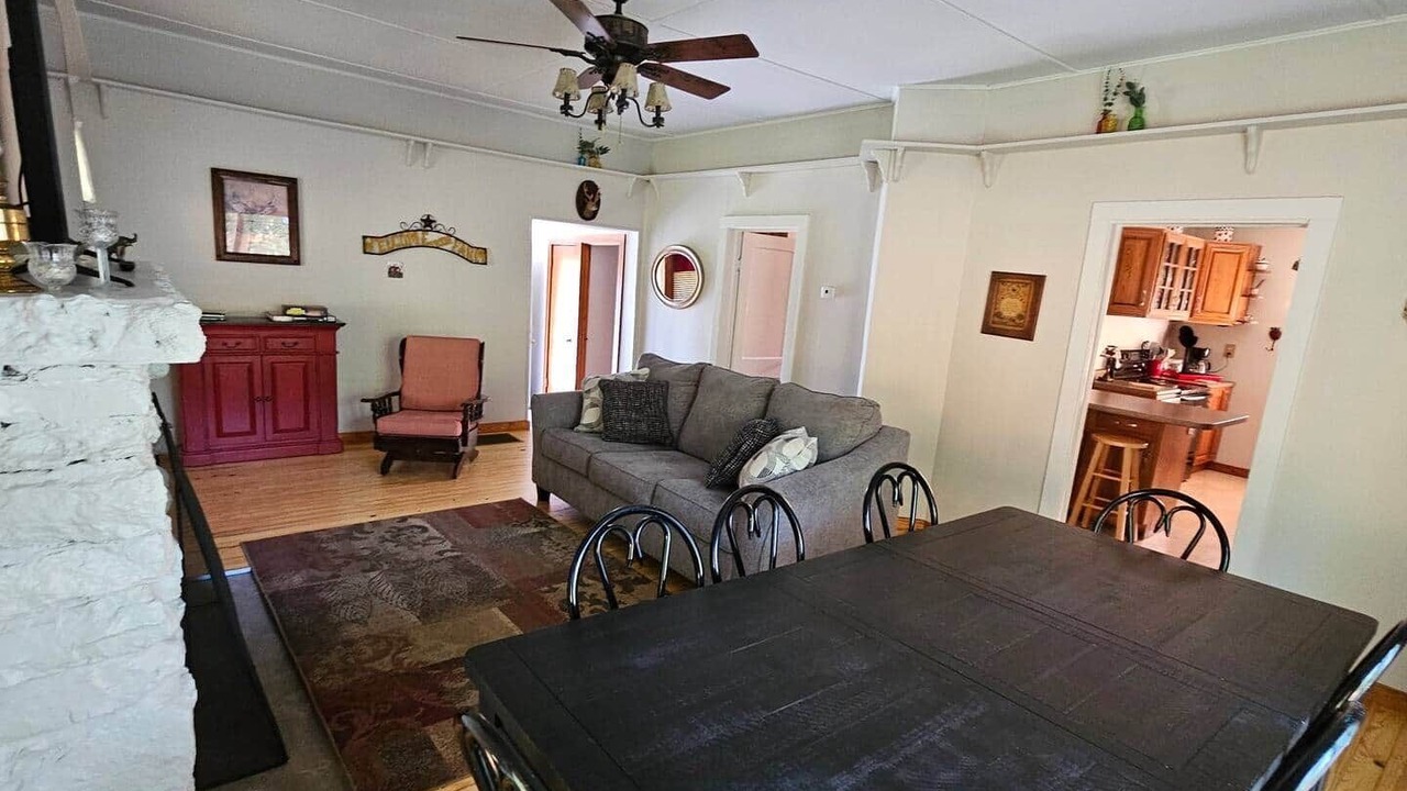 Photo of Livingroom in Grubville