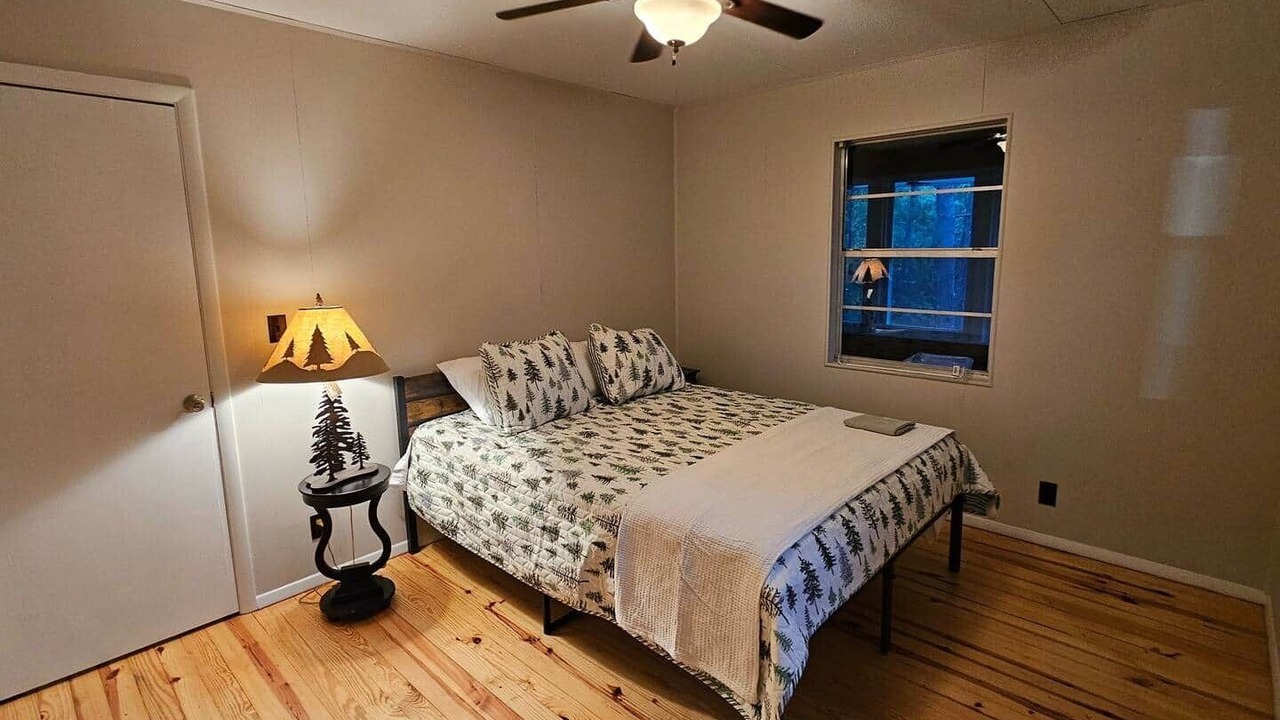 Photo of Bedroom in Grubville