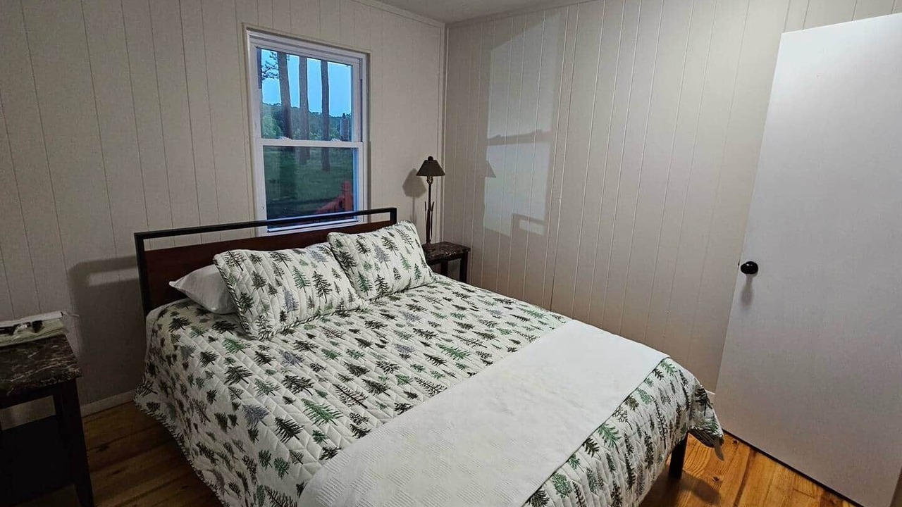Photo of Bedroom in Grubville