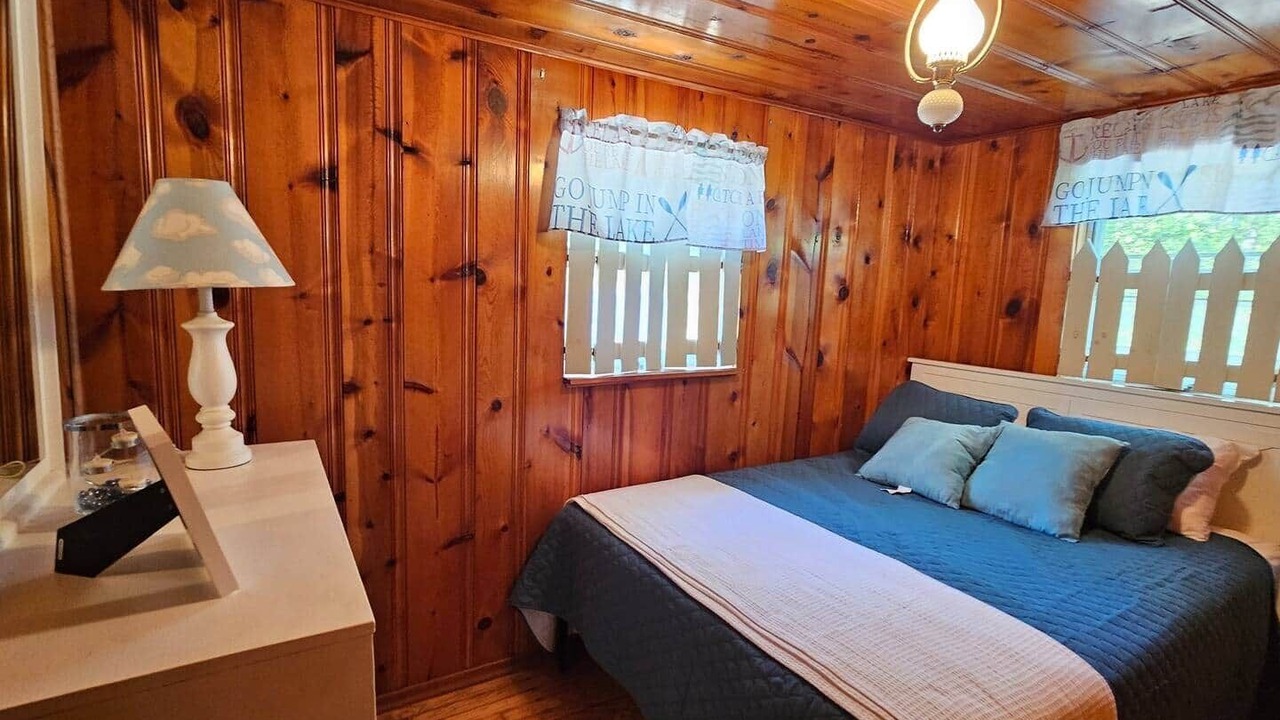 Photo of Bedroom in Grubville