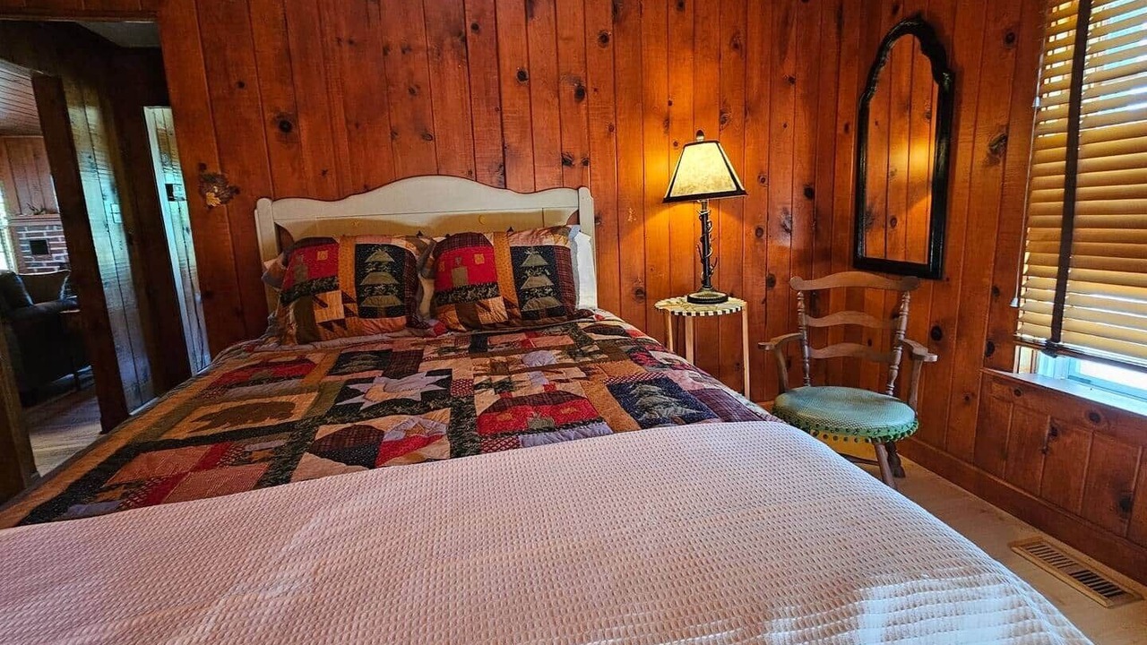 Photo of Bedroom in Grubville