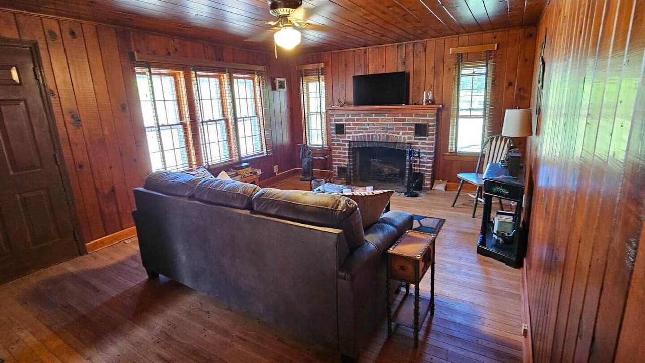 Photo of Livingroom in Grubville