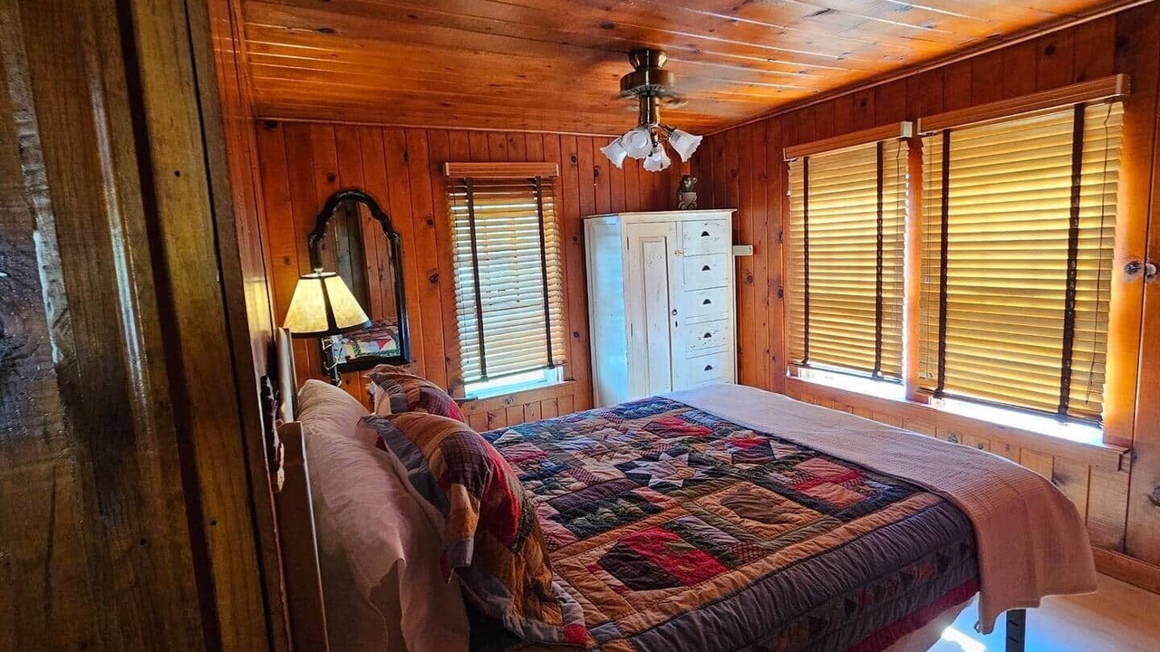 Photo of Bedroom in Grubville