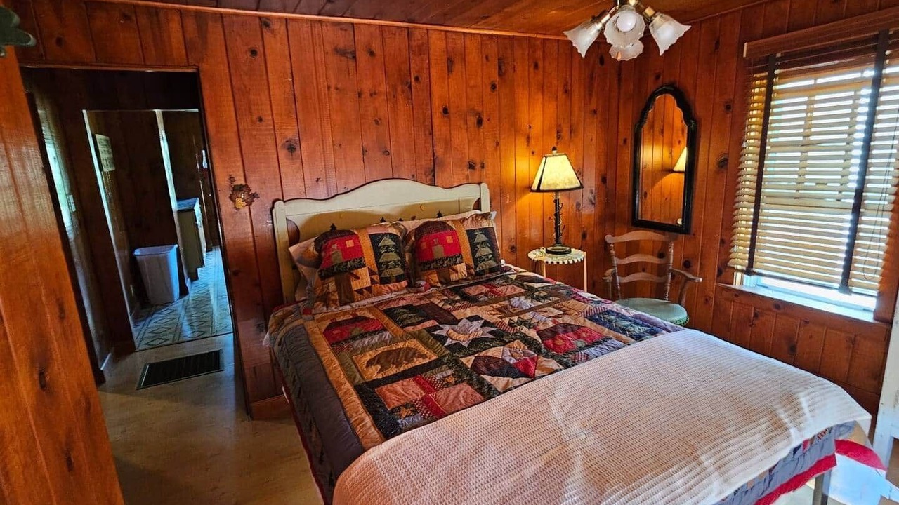 Photo of Bedroom in Grubville