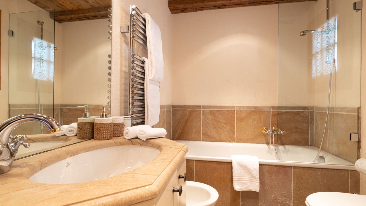 Photo of Bathroom in Maloja