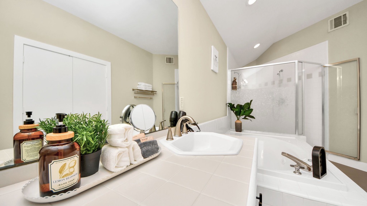 Photo of Bathroom in Willow Meadows/Willowbend Area