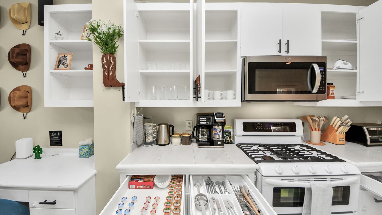 Photo of Kitchen in Willow Meadows/Willowbend Area