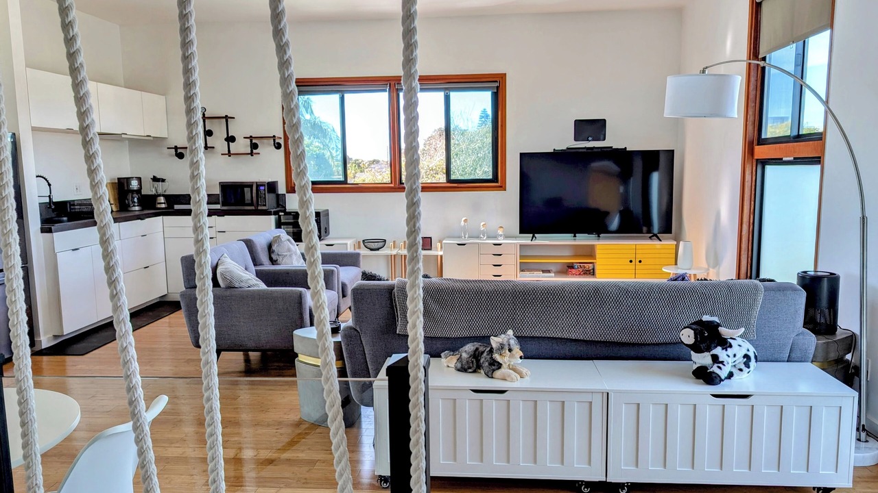 Photo of Livingroom in Culver - West