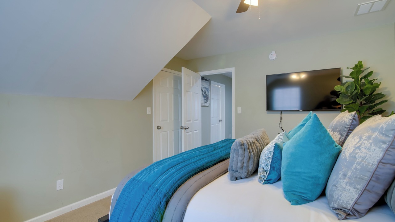 Photo of Bedroom in Midtown
