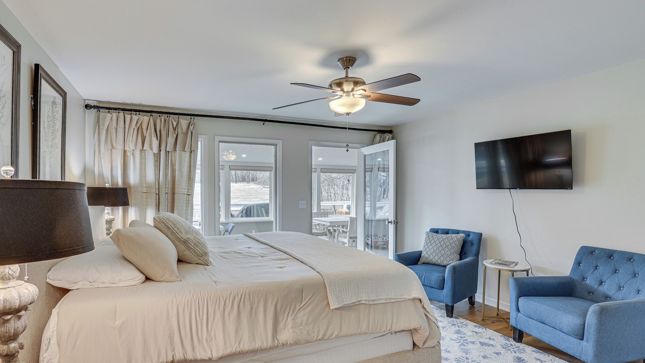 Photo of Bedroom in Holly Lake Ranch
