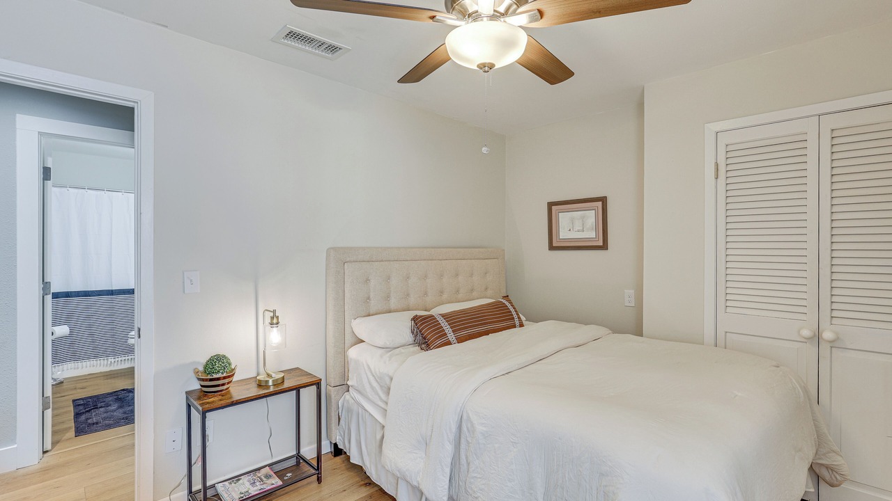 Photo of Bedroom in Holly Lake Ranch