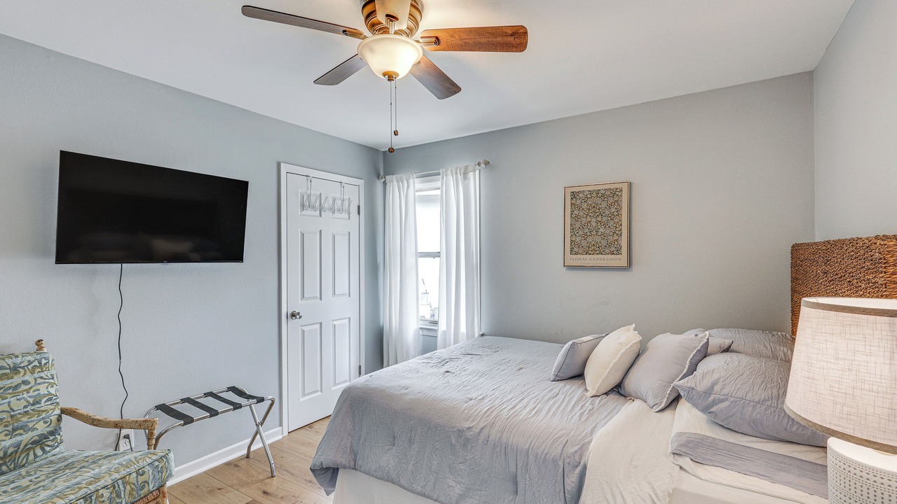 Photo of Bedroom in Holly Lake Ranch