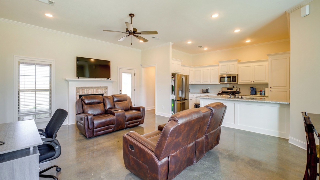 Photo of Livingroom in Canton