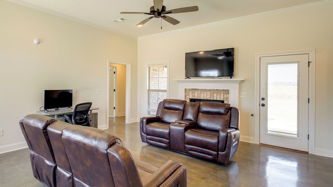 Photo of Livingroom in Canton