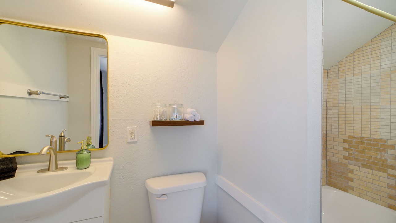 Photo of Bathroom in Woodland