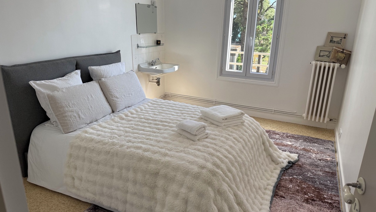 Photo of Bedroom in Saint-Marc-sur-Mer
