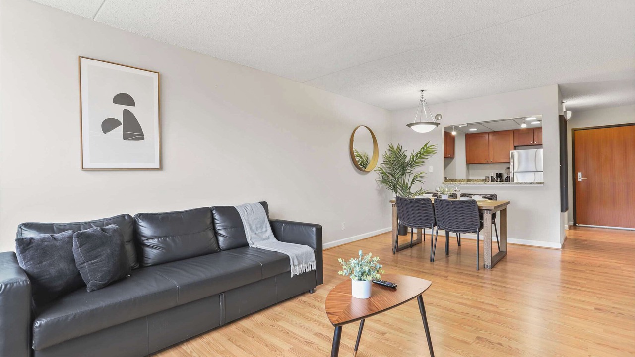 Photo of Livingroom in Crystal City