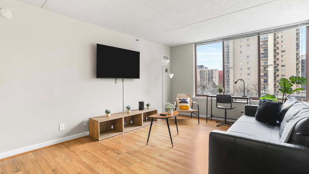 Photo of Livingroom in Crystal City