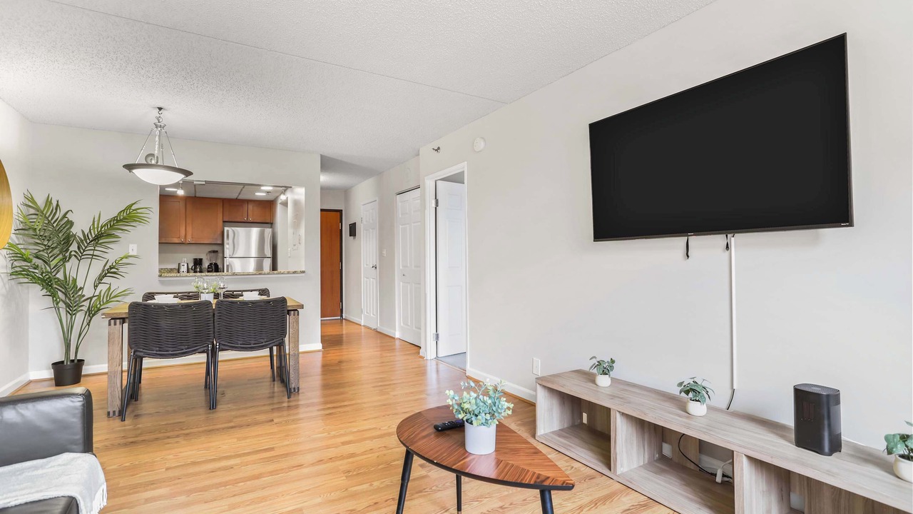 Photo of Livingroom in Crystal City