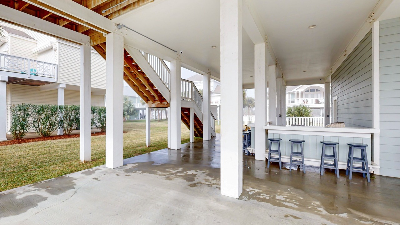 Photo of Patio Balcony in Pirates Beach West