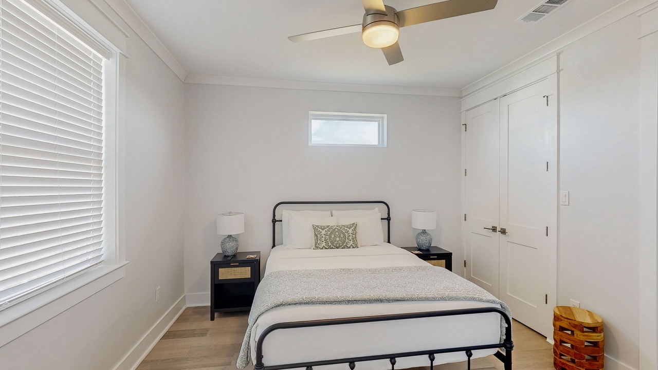 Photo of Bedroom in Pirates Beach West