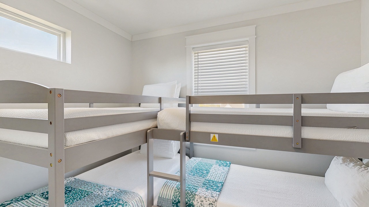 Photo of Bedroom in Pirates Beach West