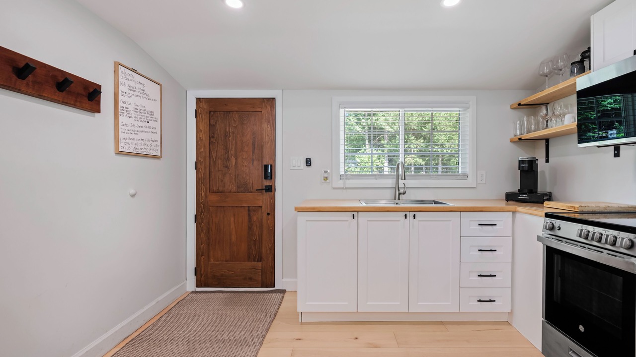 Photo of Kitchen in Mono