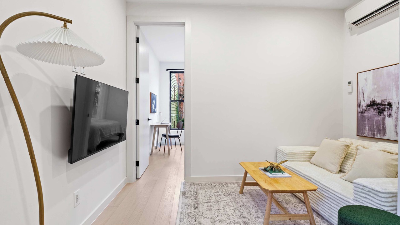 Photo of Livingroom in Greenpoint