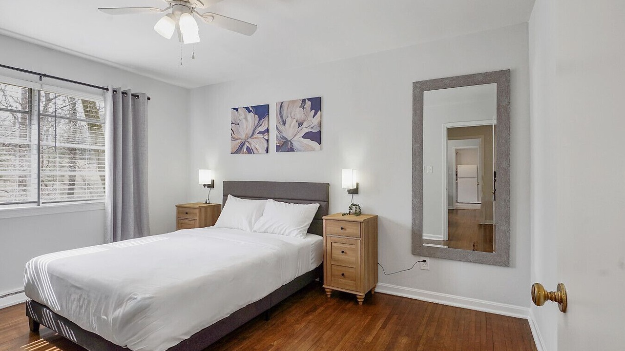 Photo of Bedroom in Crestline Heights