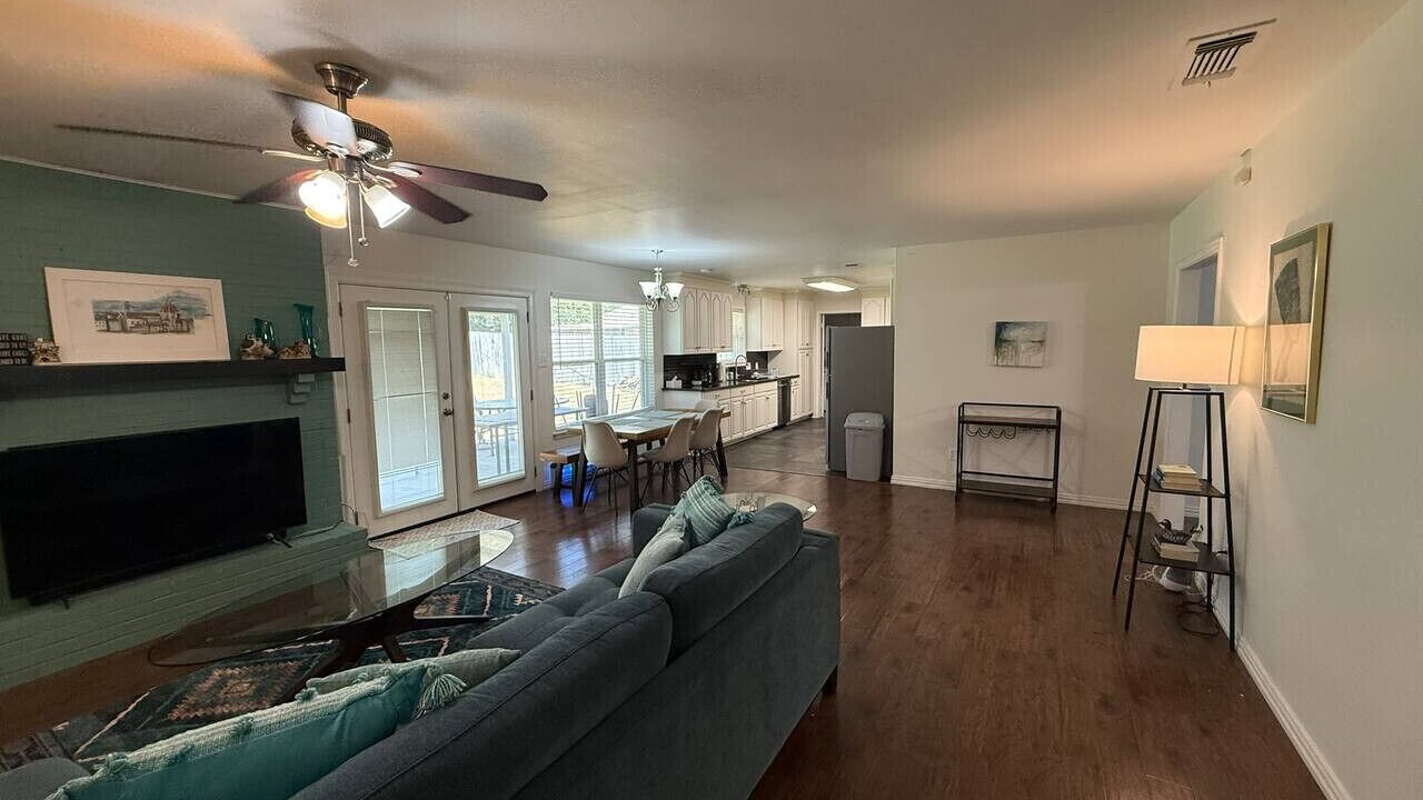 Photo of Livingroom in North Park Estates