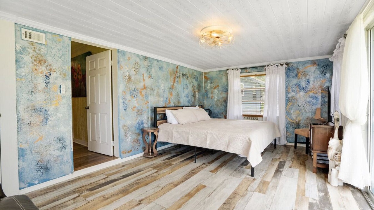 Photo of Bedroom in Valrico