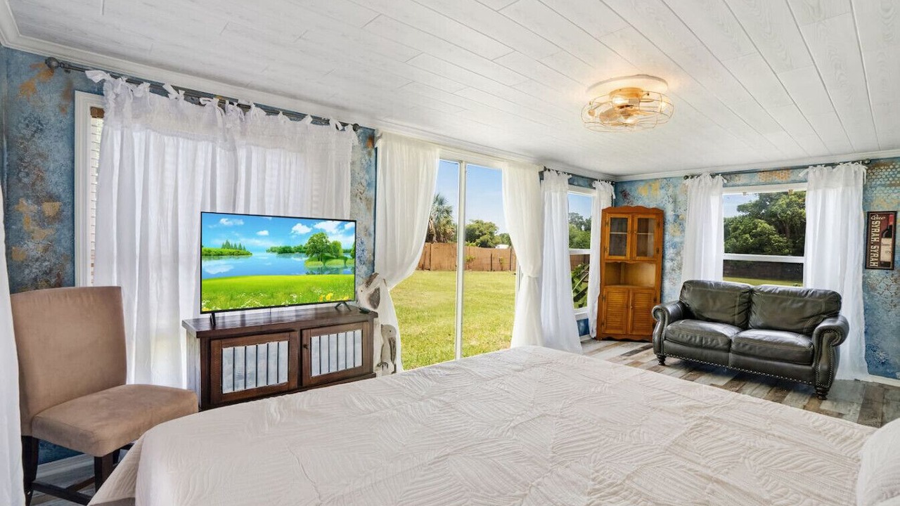 Photo of Bedroom in Valrico