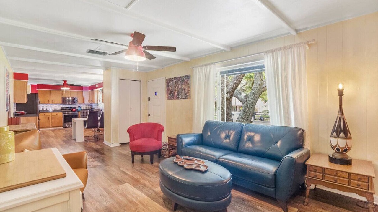 Photo of Livingroom in Valrico