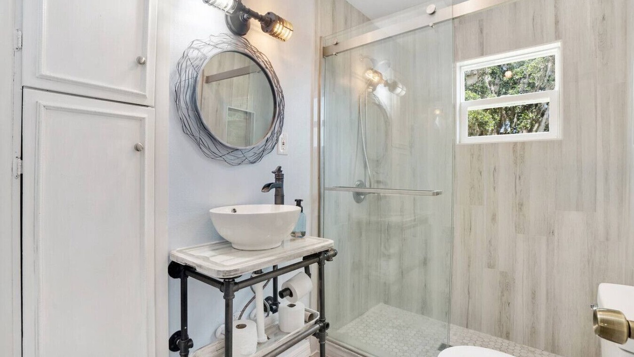 Photo of Bathroom in Valrico