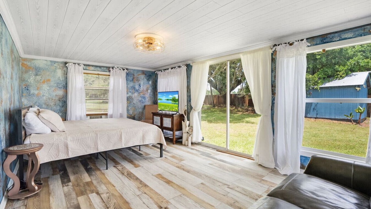 Photo of Bedroom in Valrico