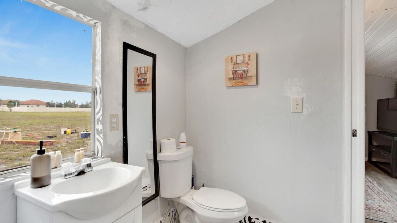 Photo of Bathroom in Wimauma