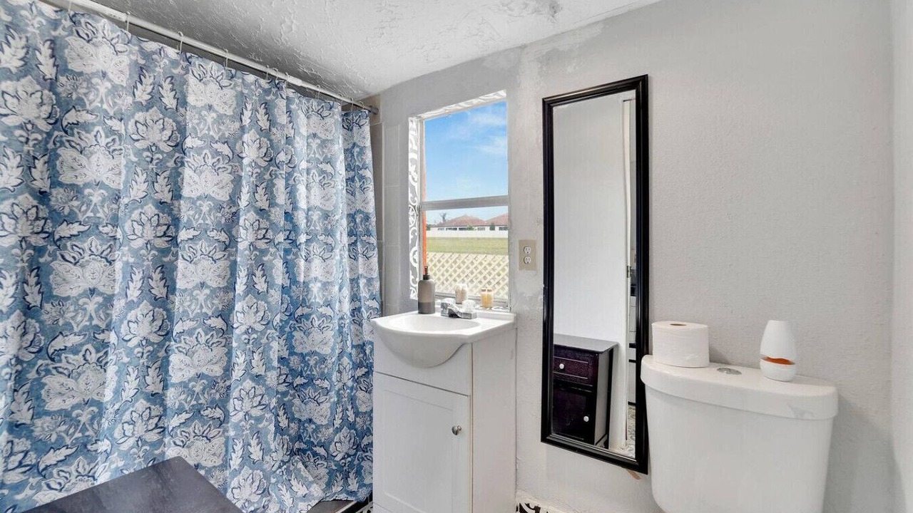 Photo of Bathroom in Wimauma