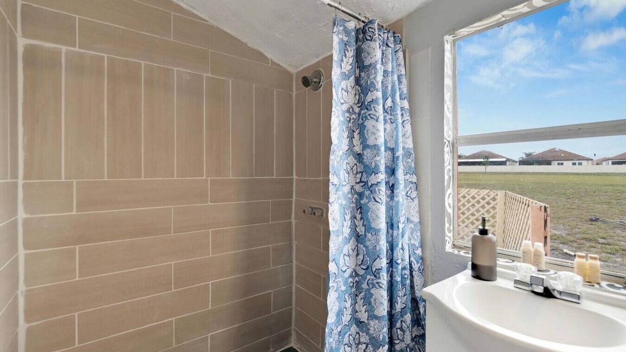 Photo of Bathroom in Wimauma