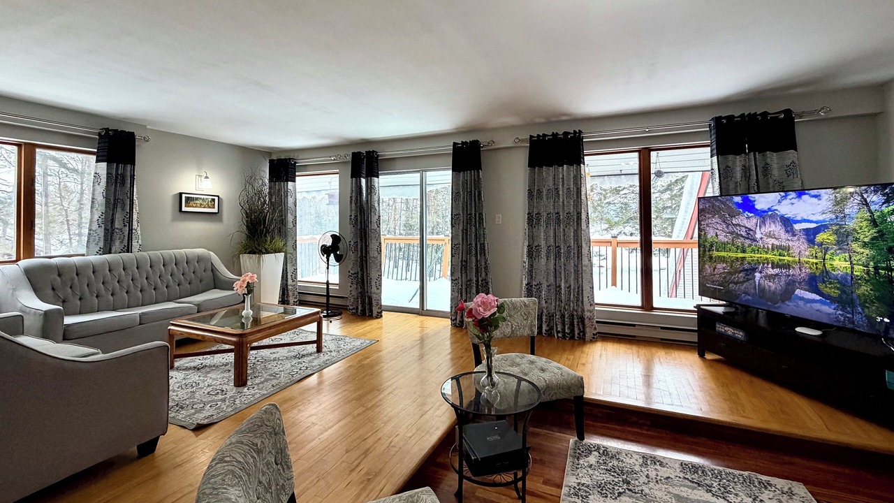 Photo of Livingroom in Algonquin Highlands