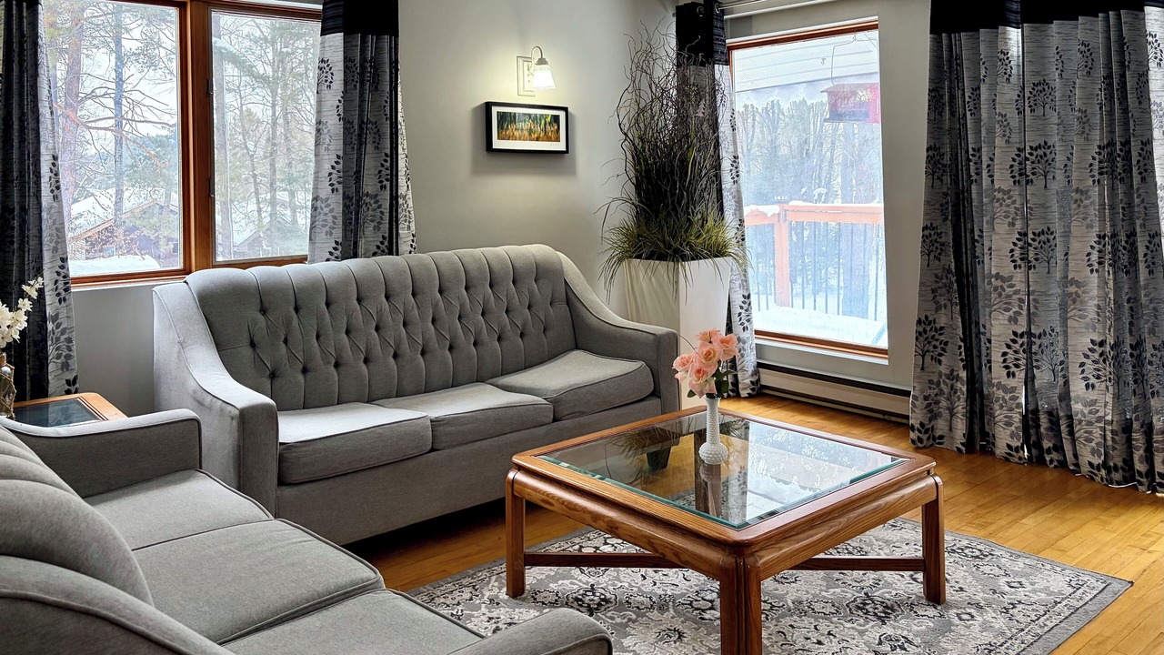 Photo of Livingroom in Algonquin Highlands