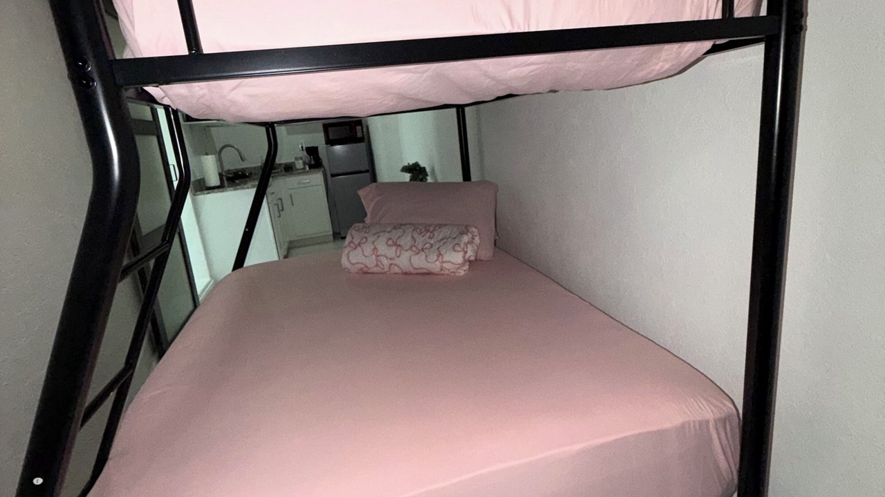 Photo of Bedroom in Pinecrest West Park