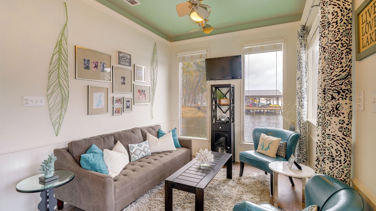 Photo of Livingroom in Smith County