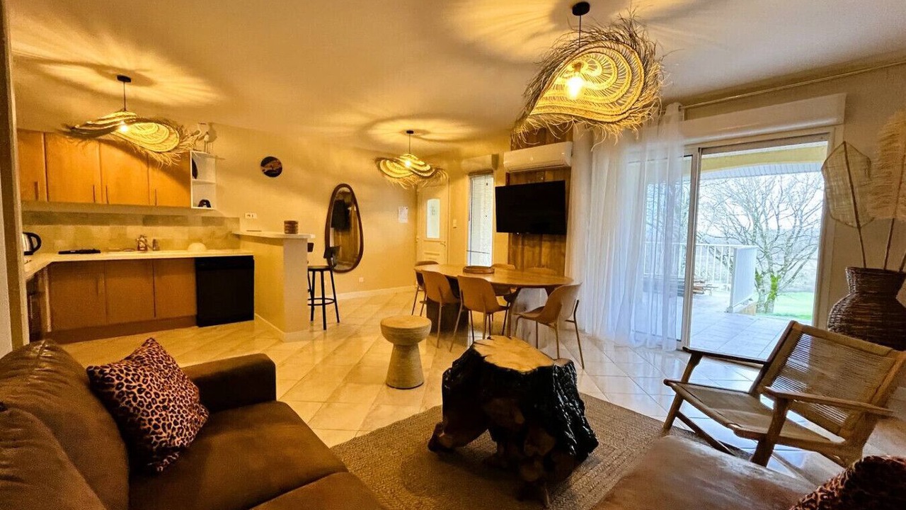 Photo of Livingroom in Peyrole