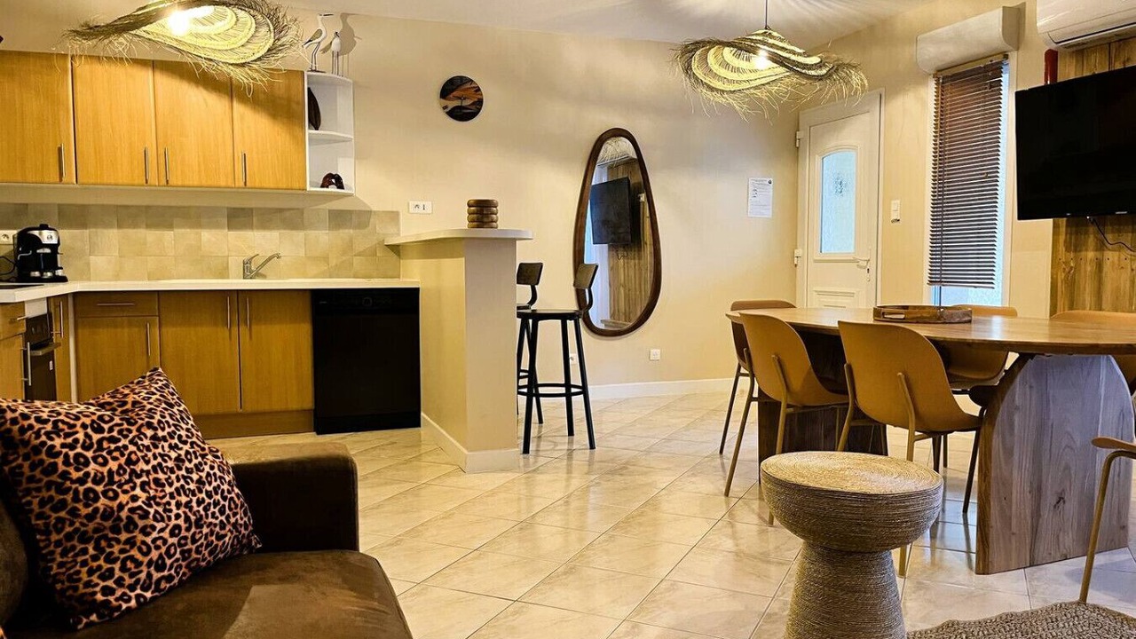 Photo of Livingroom in Peyrole